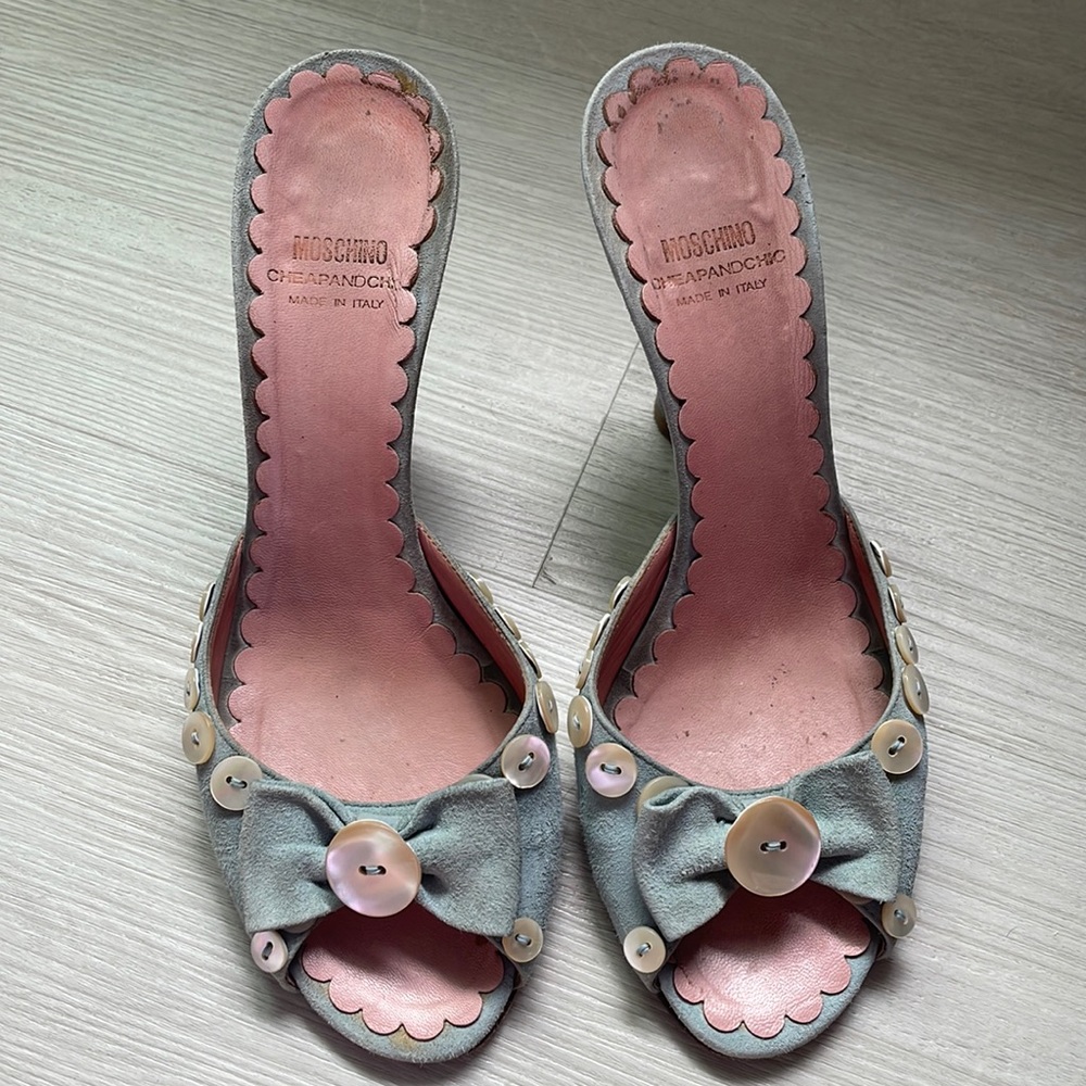 Moschino sandal heel, with buttons size 38